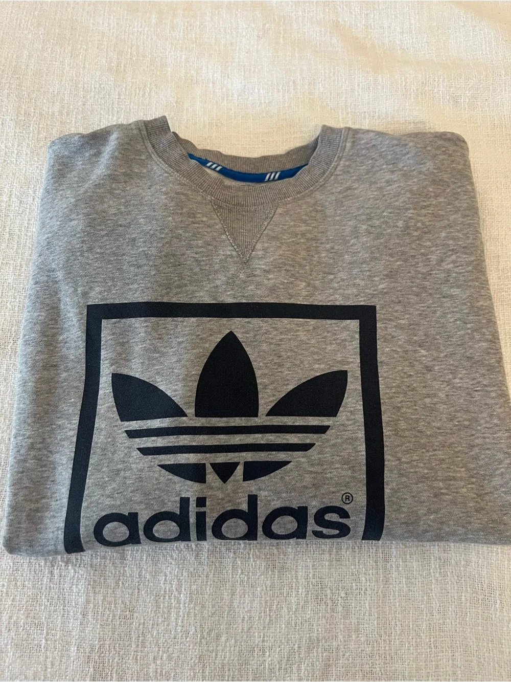 adidas originals trefoil