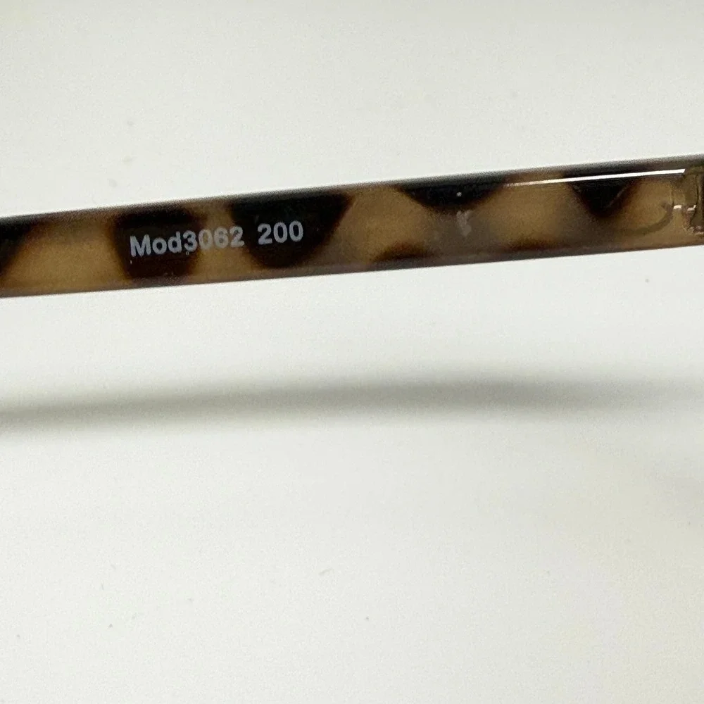 O by Oscar de la Renta Mod3062 200 Sunglasses Tortoise Purple Gradient Oversized