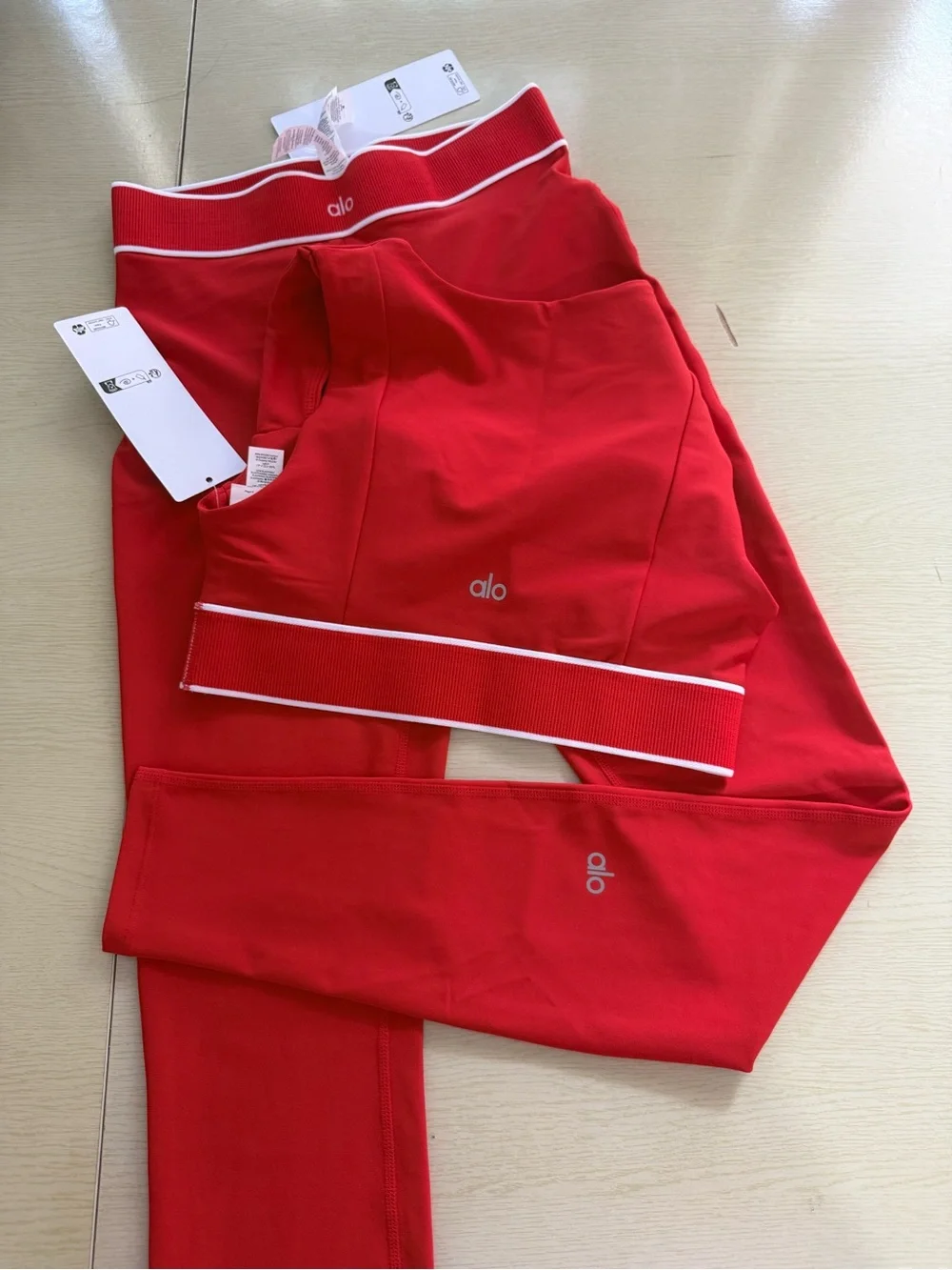 ALO Yoga sculpted red