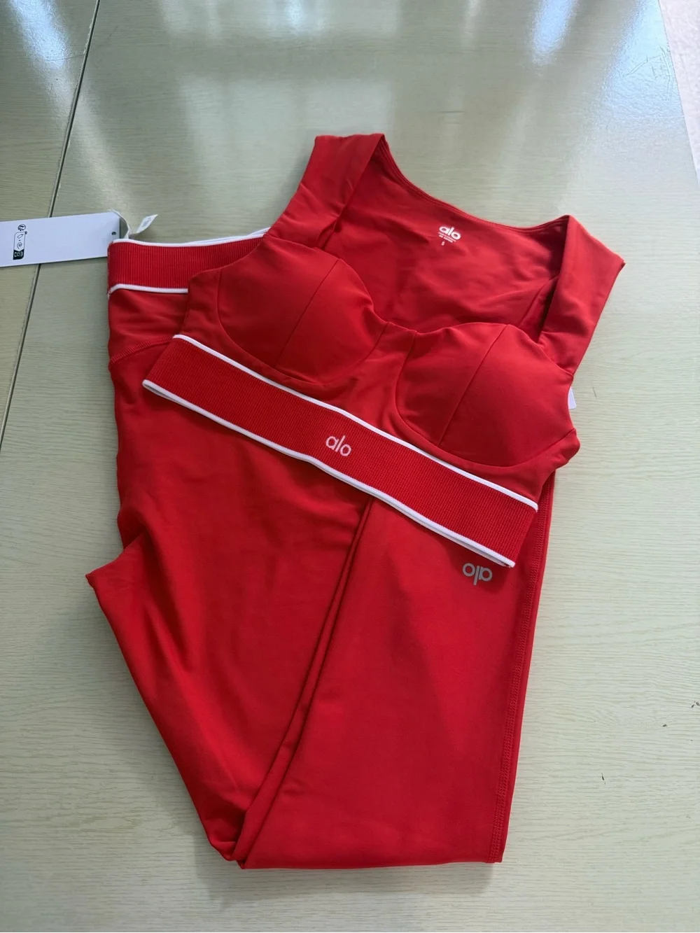 ALO Yoga sculpted red