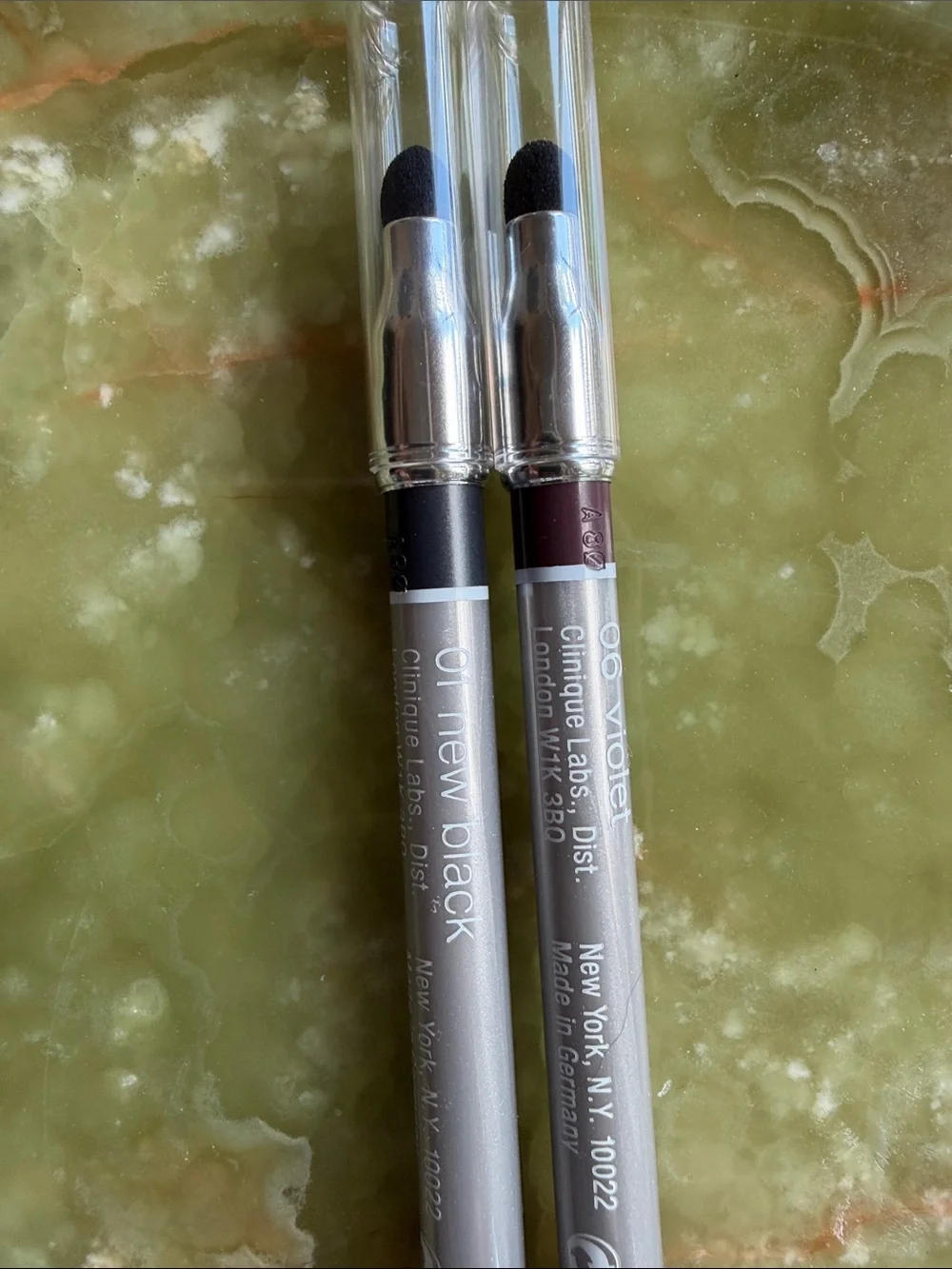 Clinique two quickliner