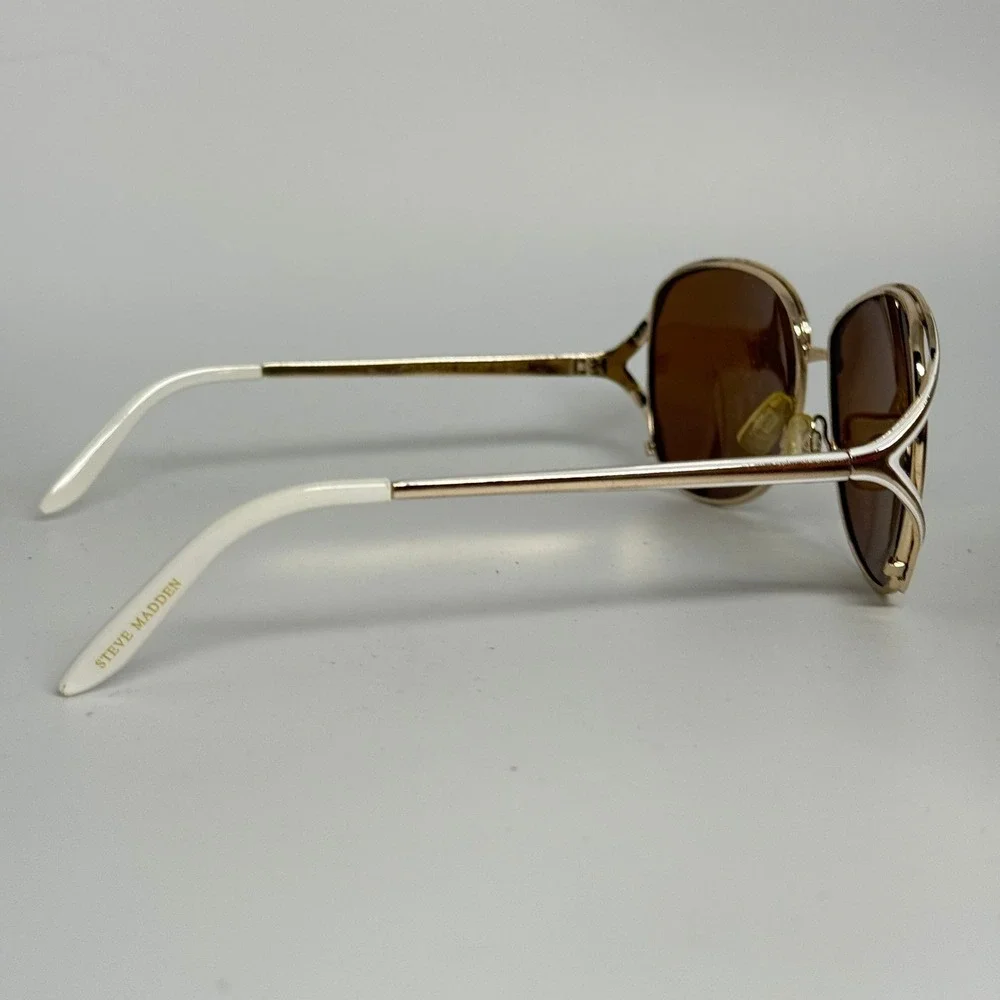 Steve Madden as pictured replaced