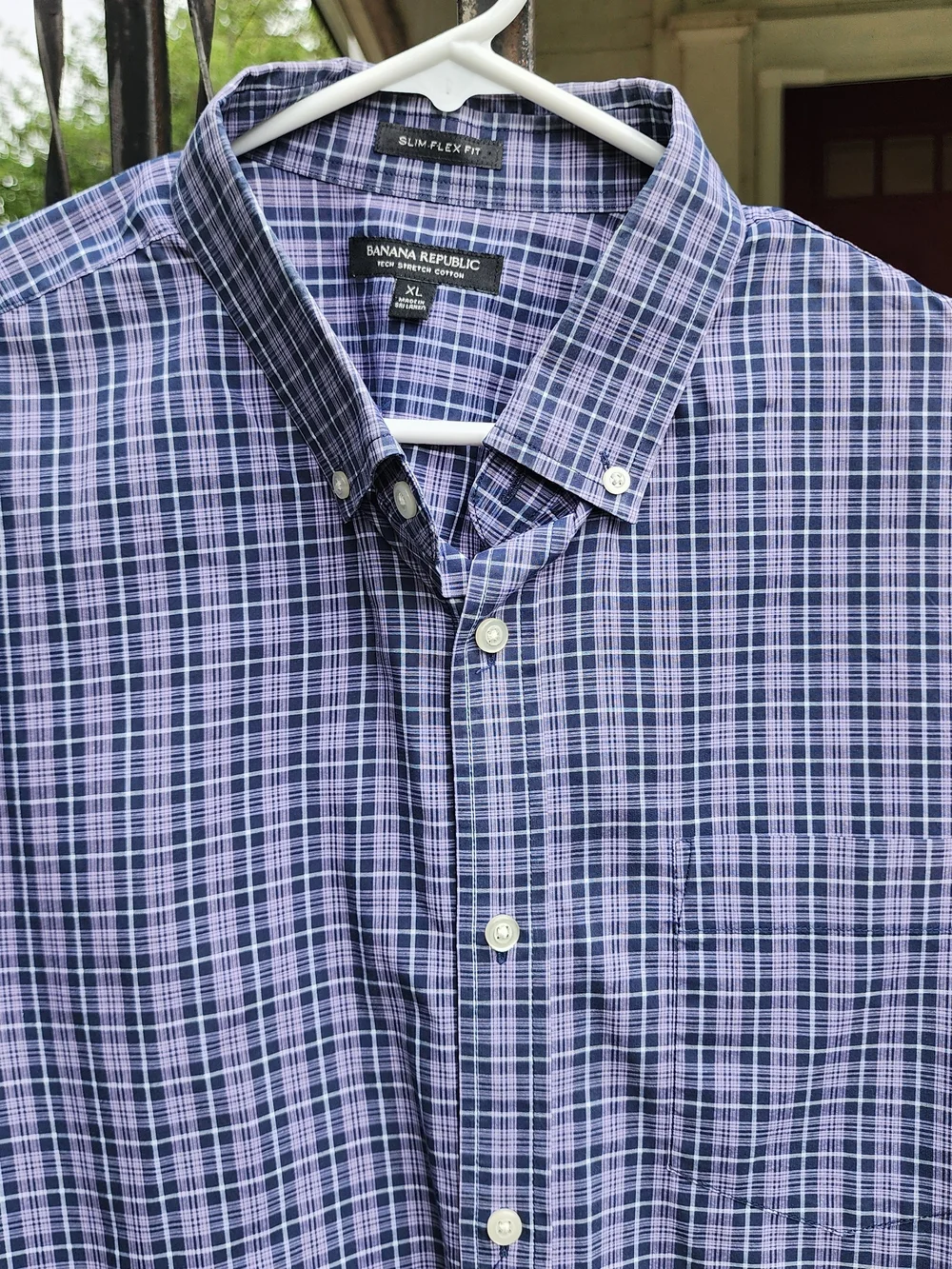 Banana Republic classic button