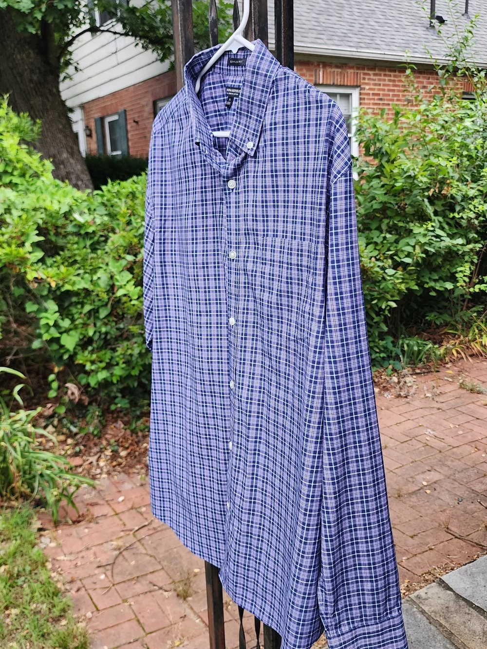 Banana Republic classic button