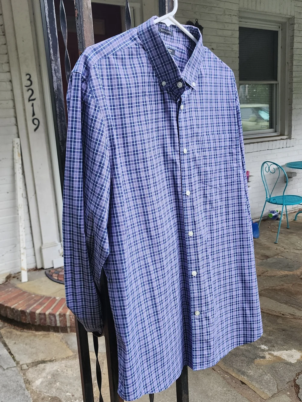 Banana Republic classic button