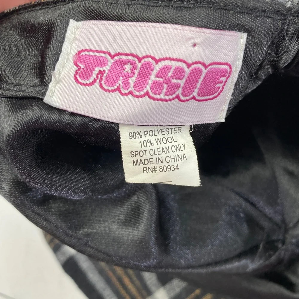Trixie this newsboy