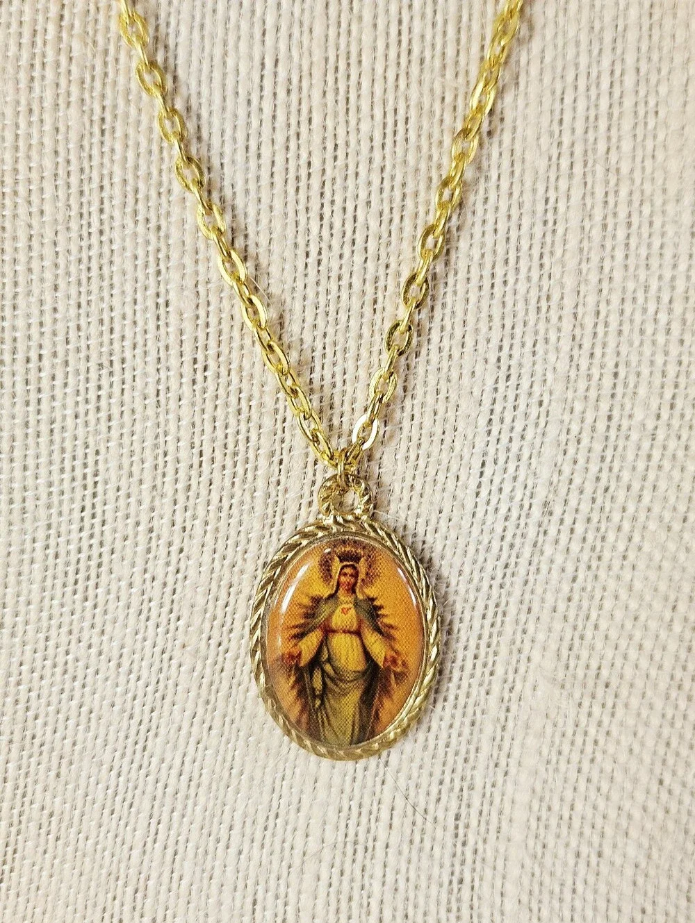 Vintage charm features
