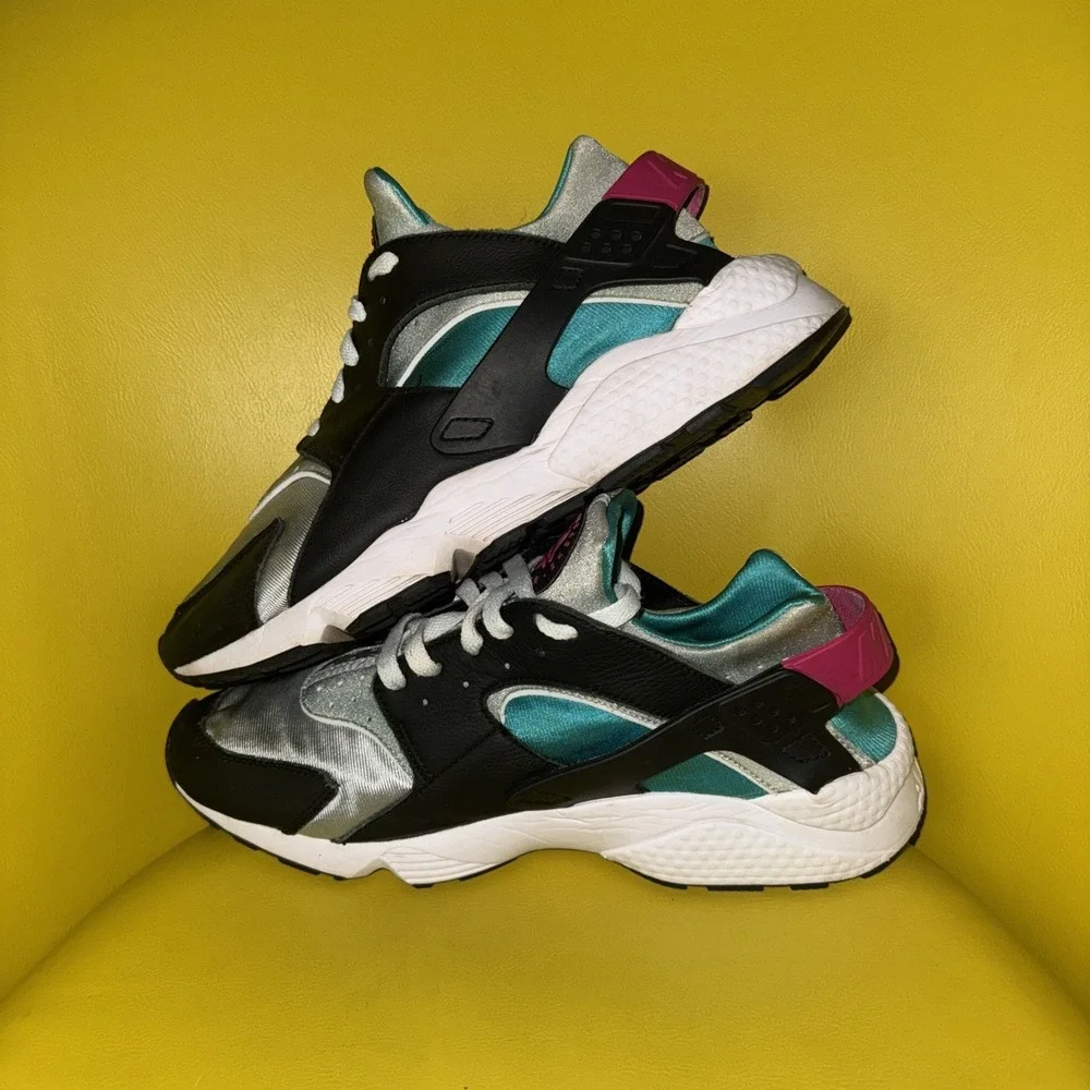 Nike Air Huarache Black Pink South Beach Men Size 12 Running Shoe DD1068 -004