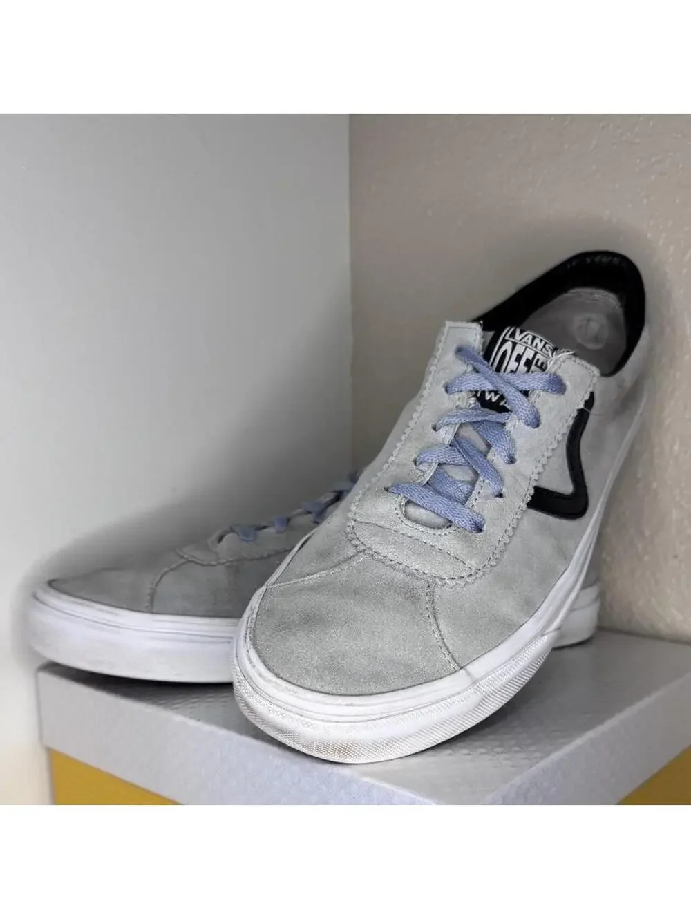 Vans Suede Low Top Sneakers Gray Black Size 9