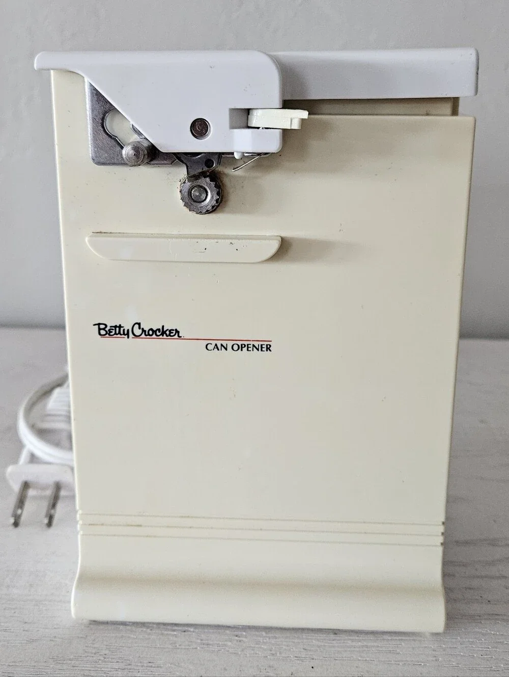 Betty Crocker Electric Can Opener Model BC-1104 Works Quick Shipping