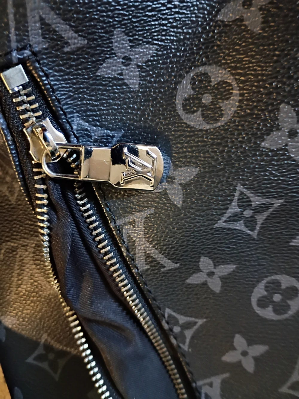 Louis Vuitton sleek louis