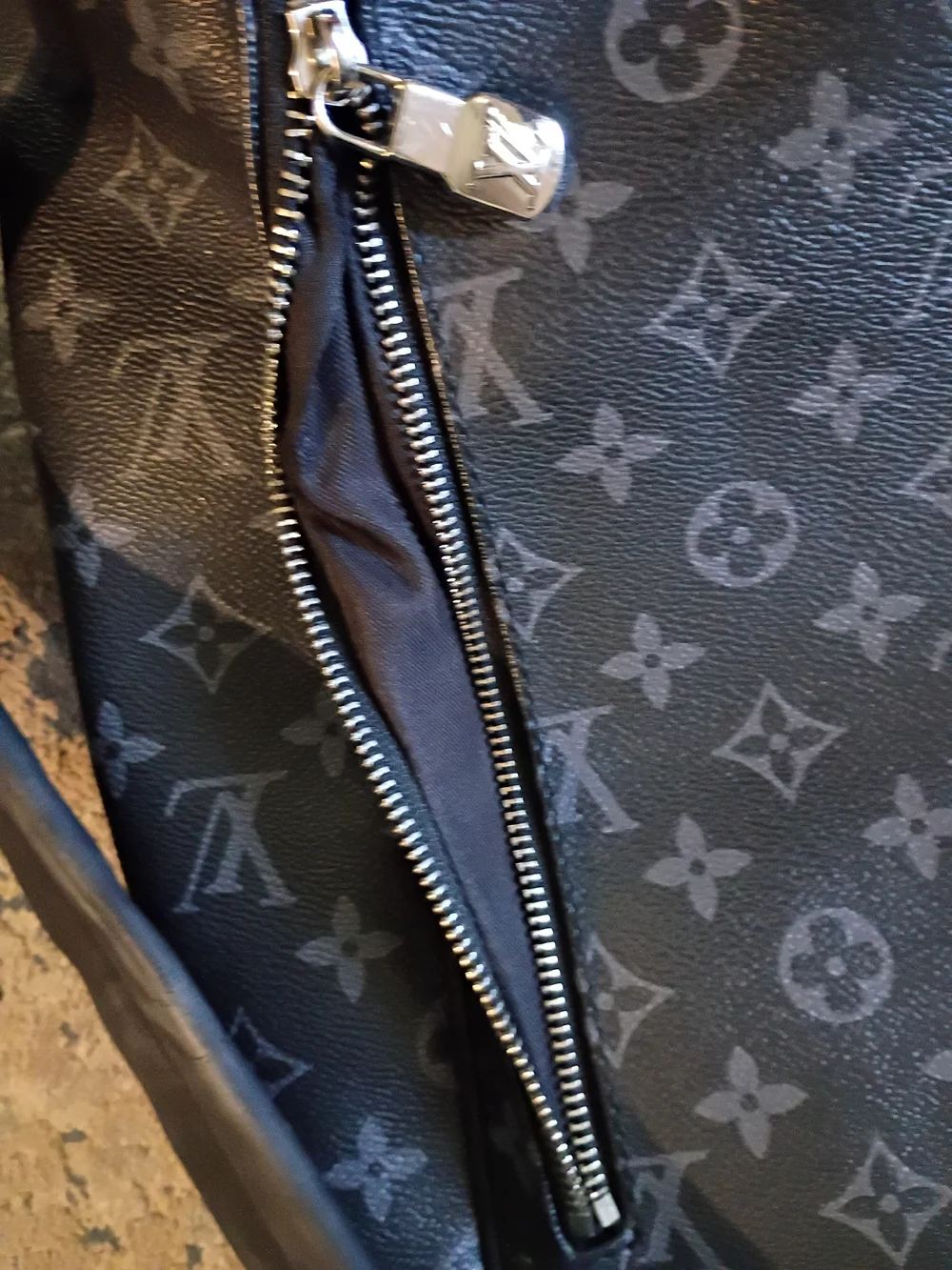 Louis Vuitton sleek louis