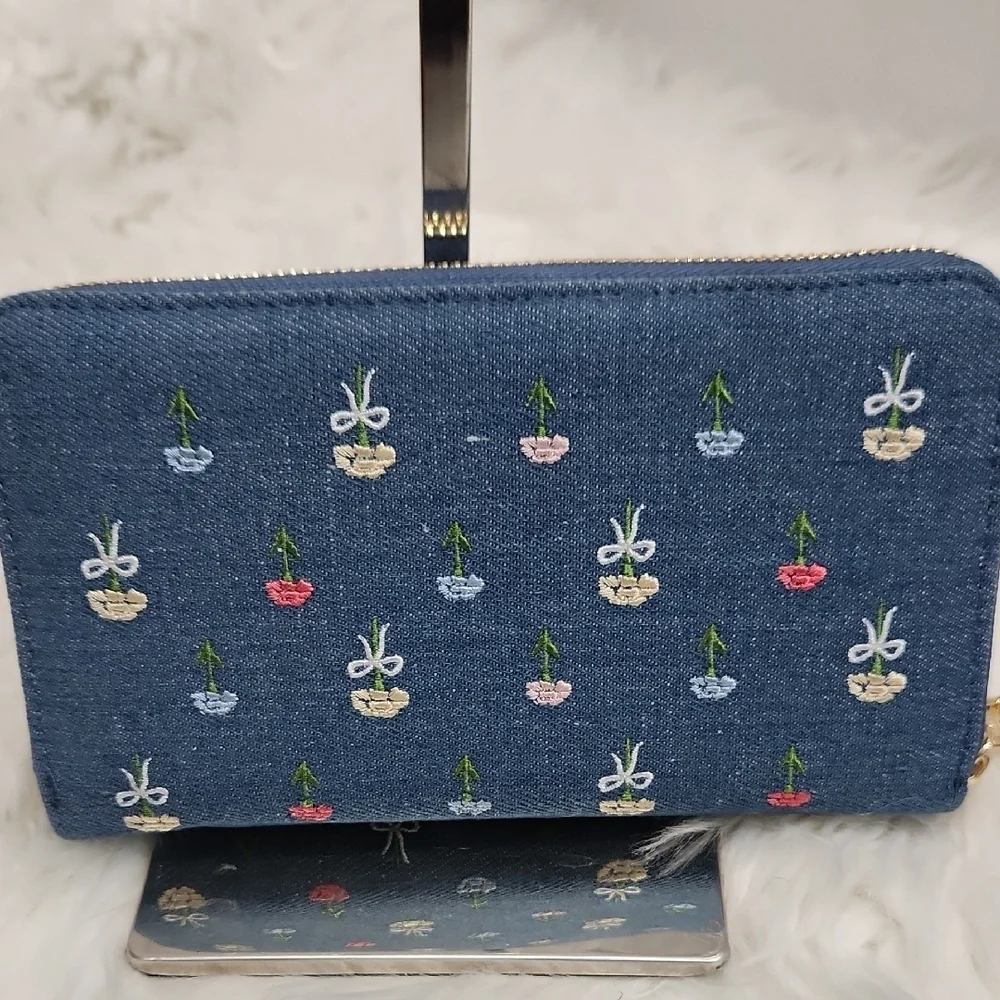 Betsey Johnson product details