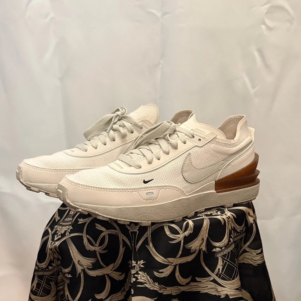 Nike stylish cream