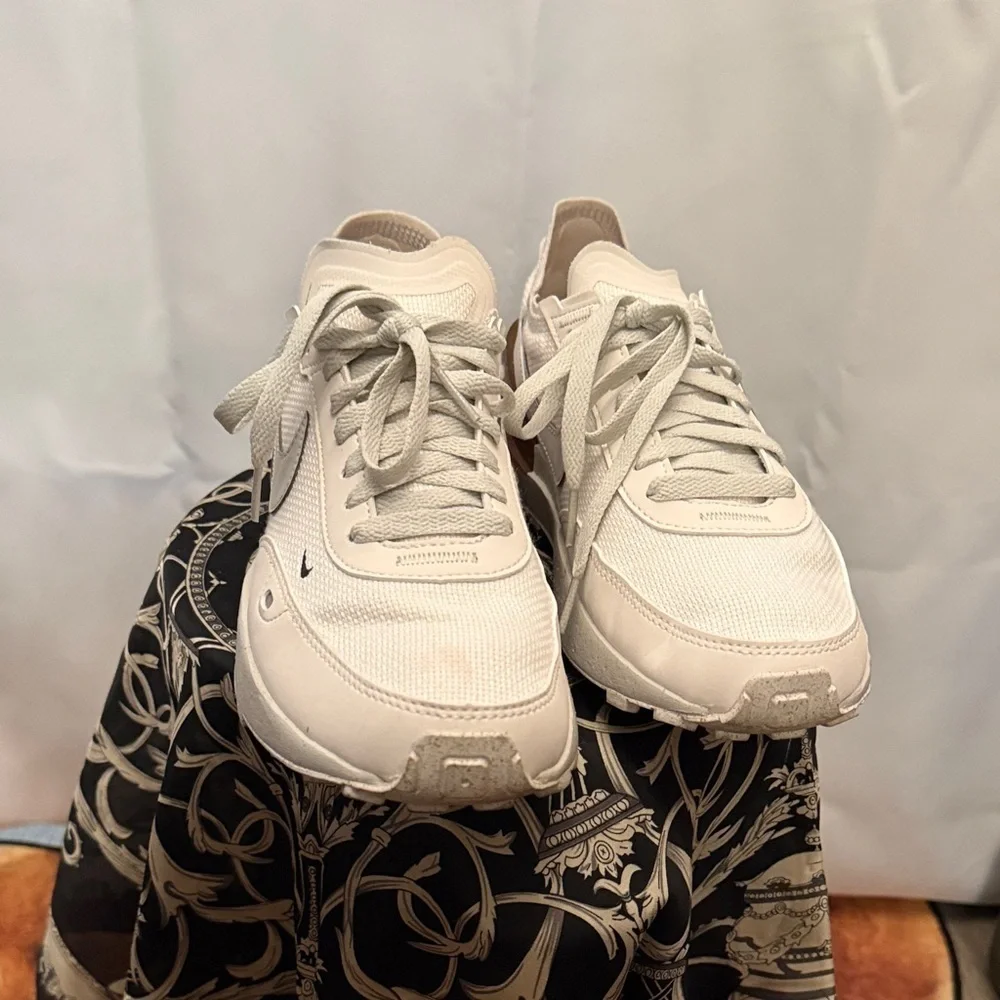 Nike stylish cream