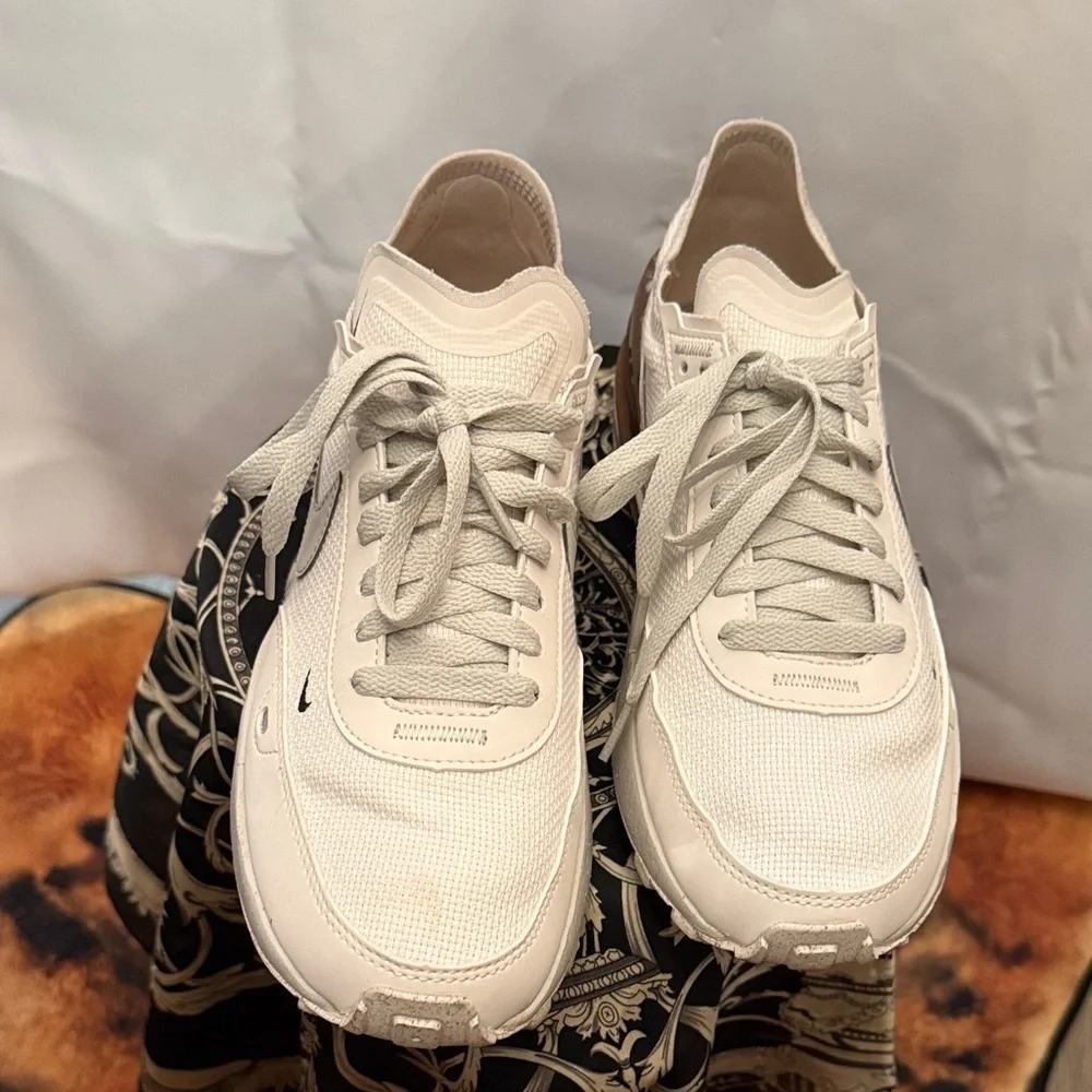 Nike stylish cream