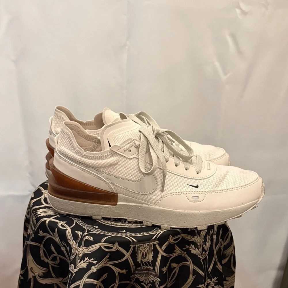 Nike stylish cream