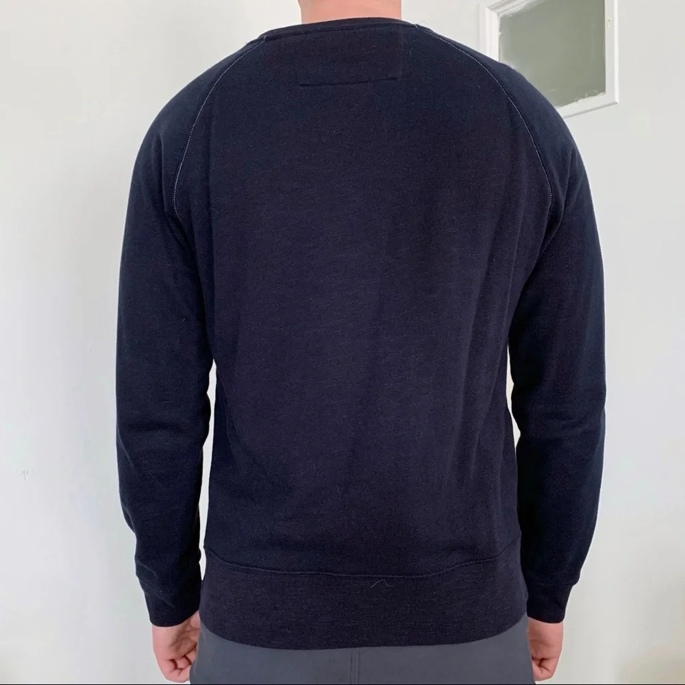 Banana Republic white detail