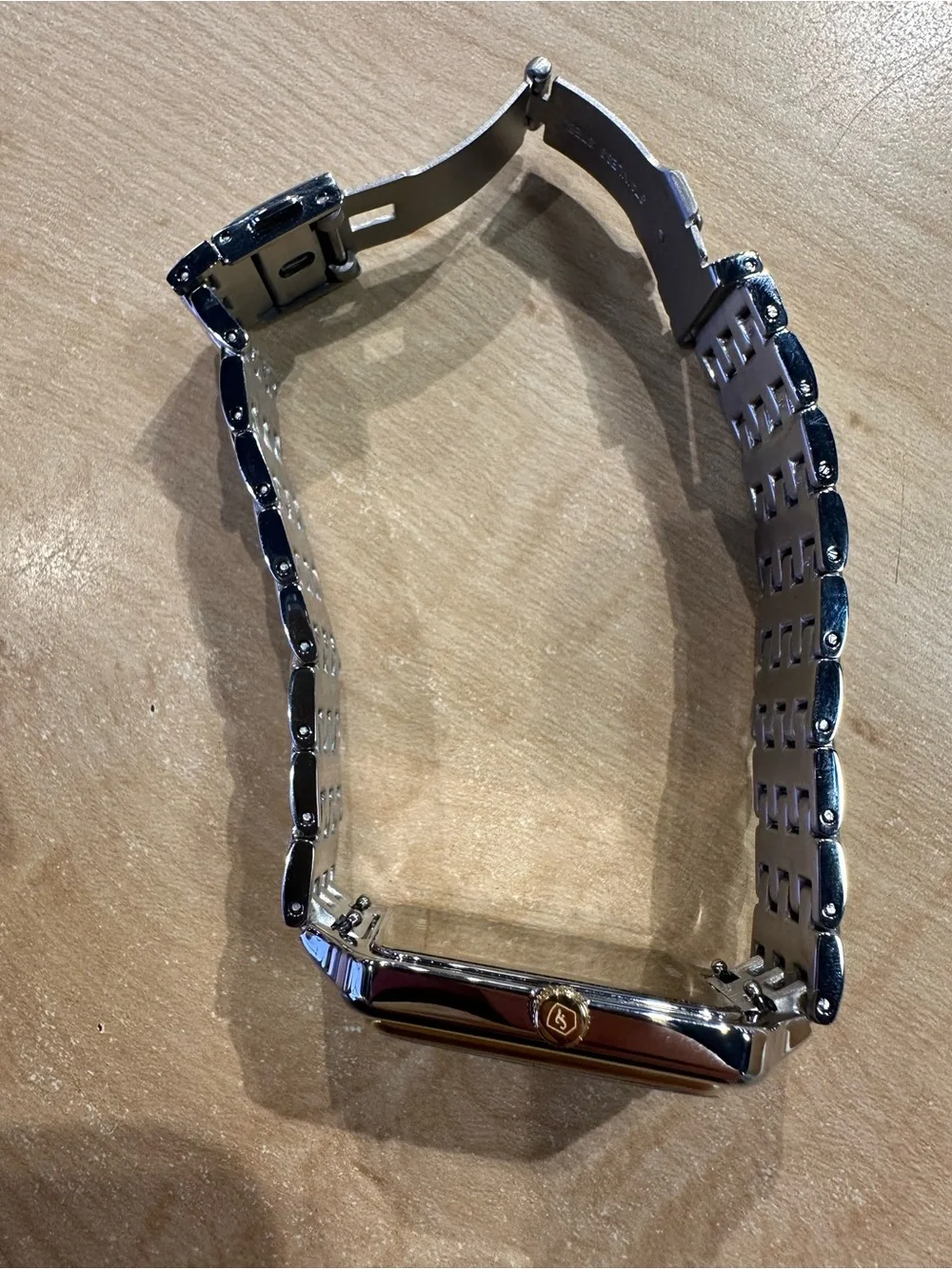 Fossil two resistant classic