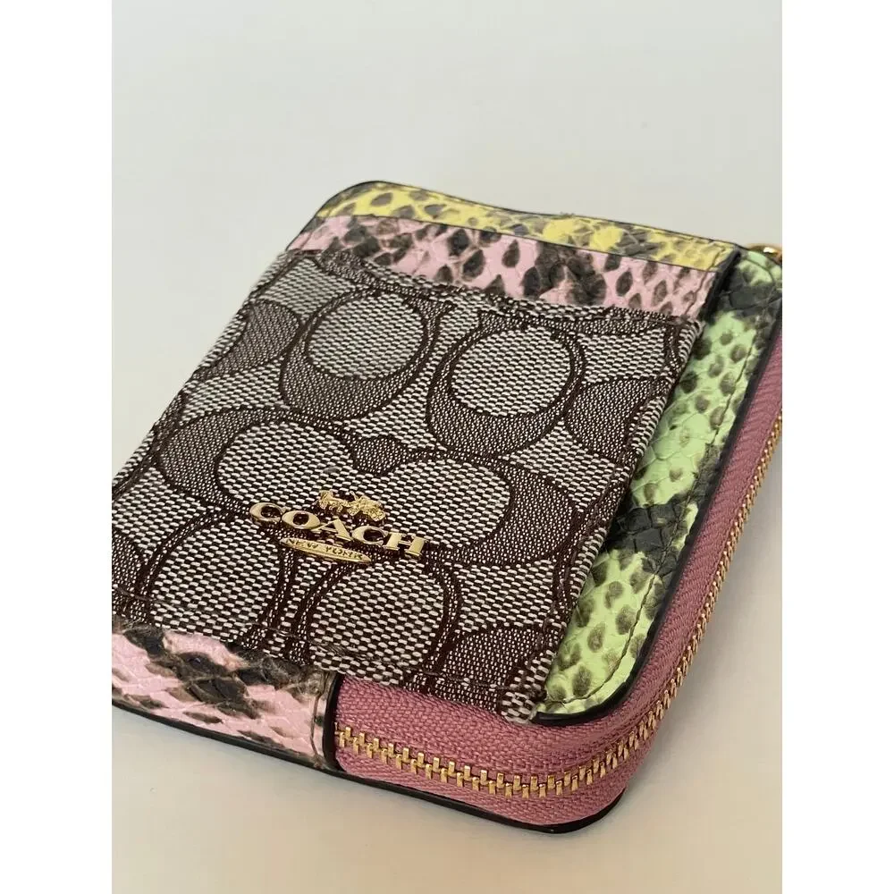 Coach zip card