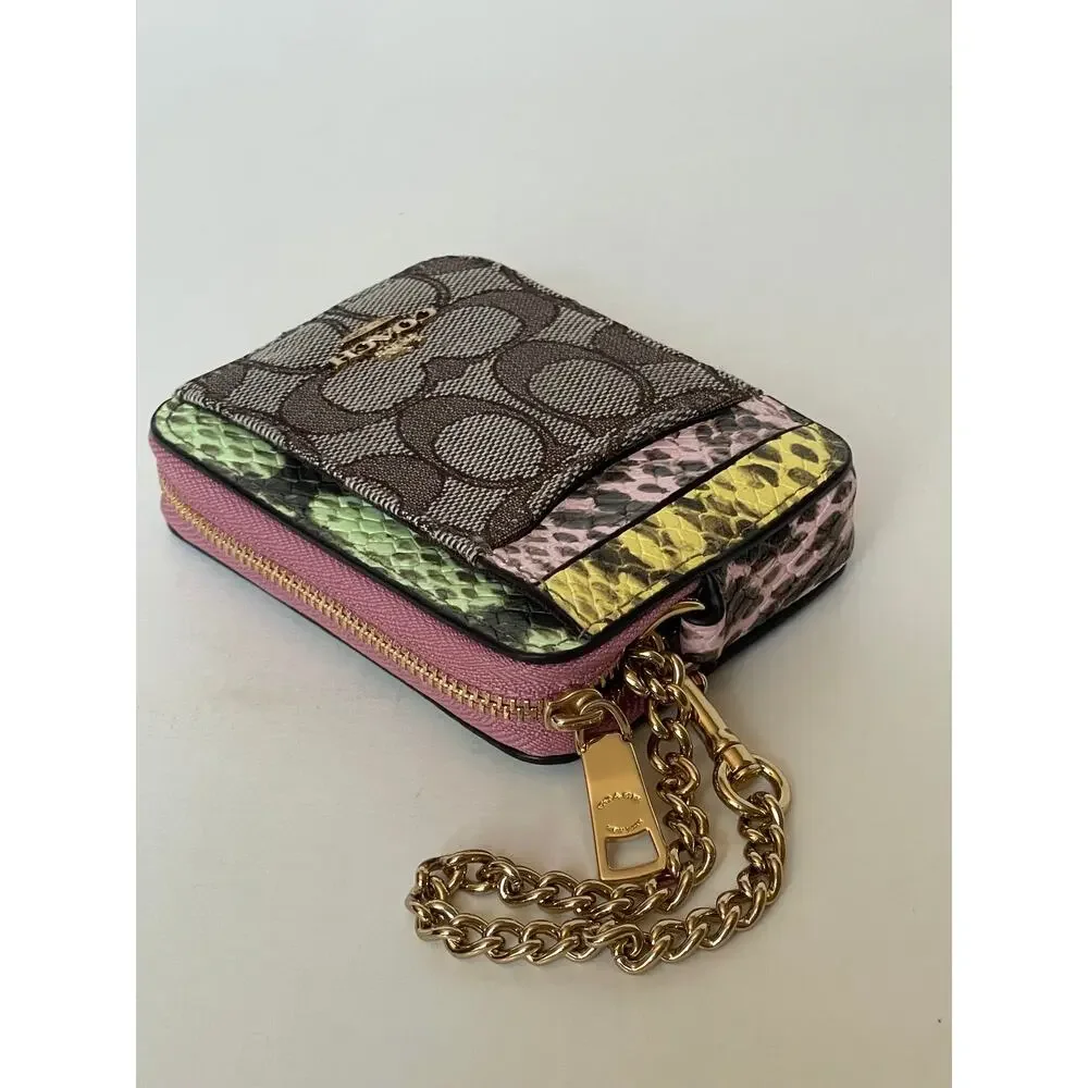 Coach zip card