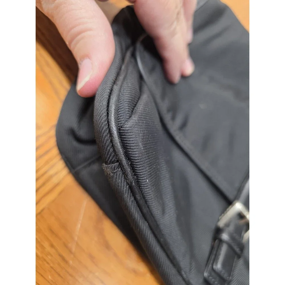 Coach zipper closures