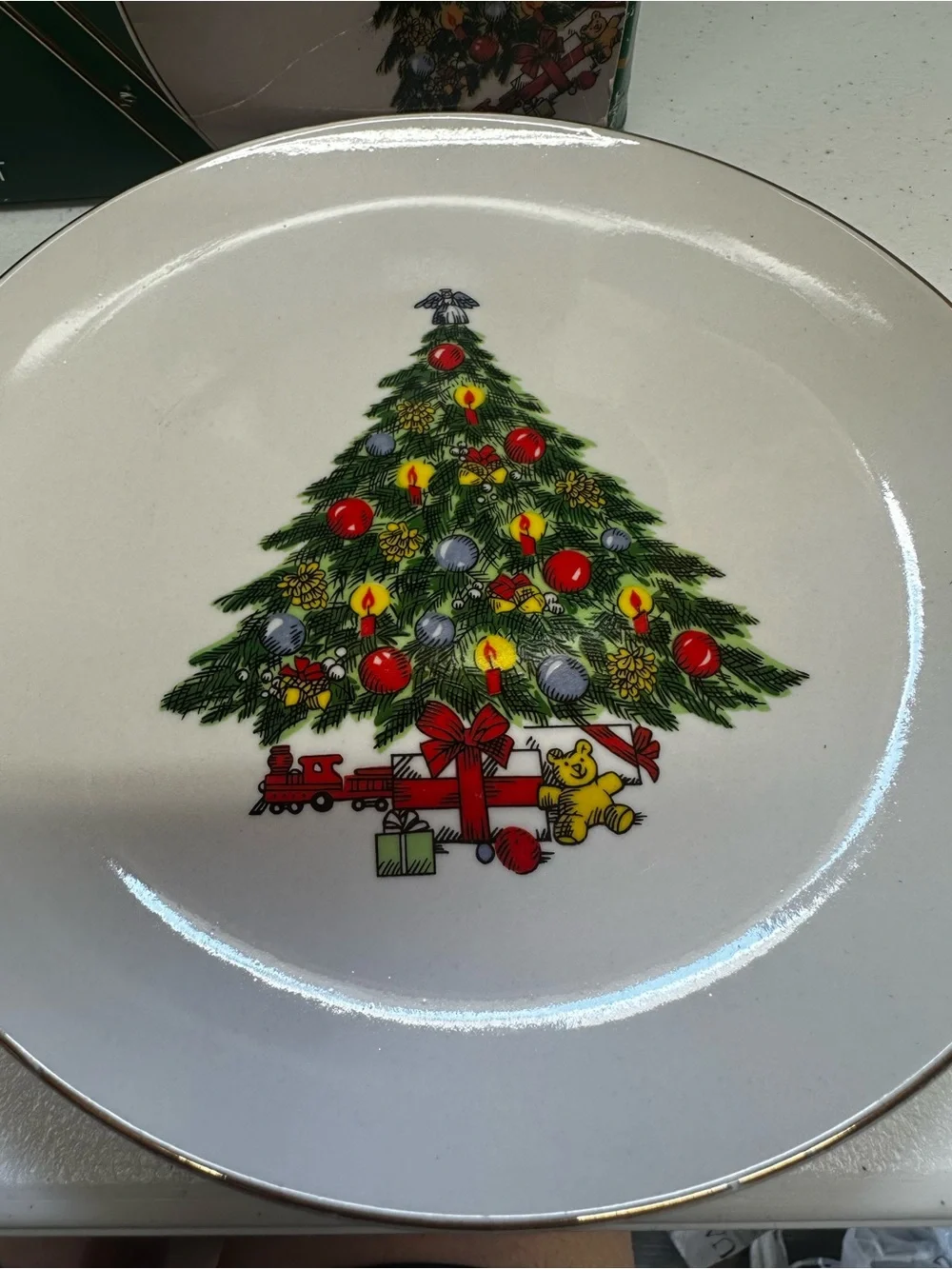 Jamestown China each 7½” christmas