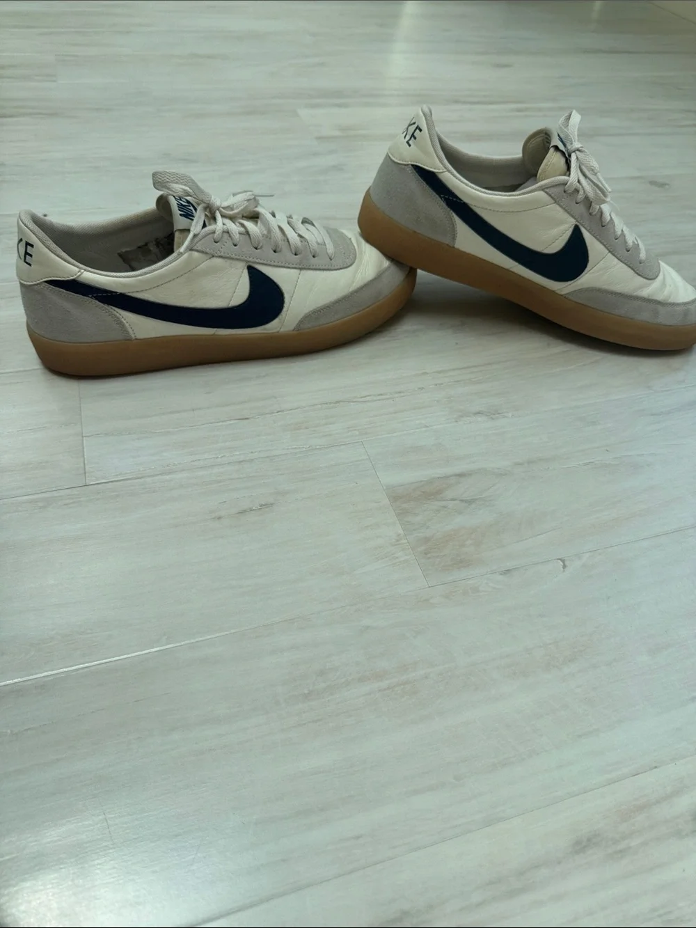 Nike classic low