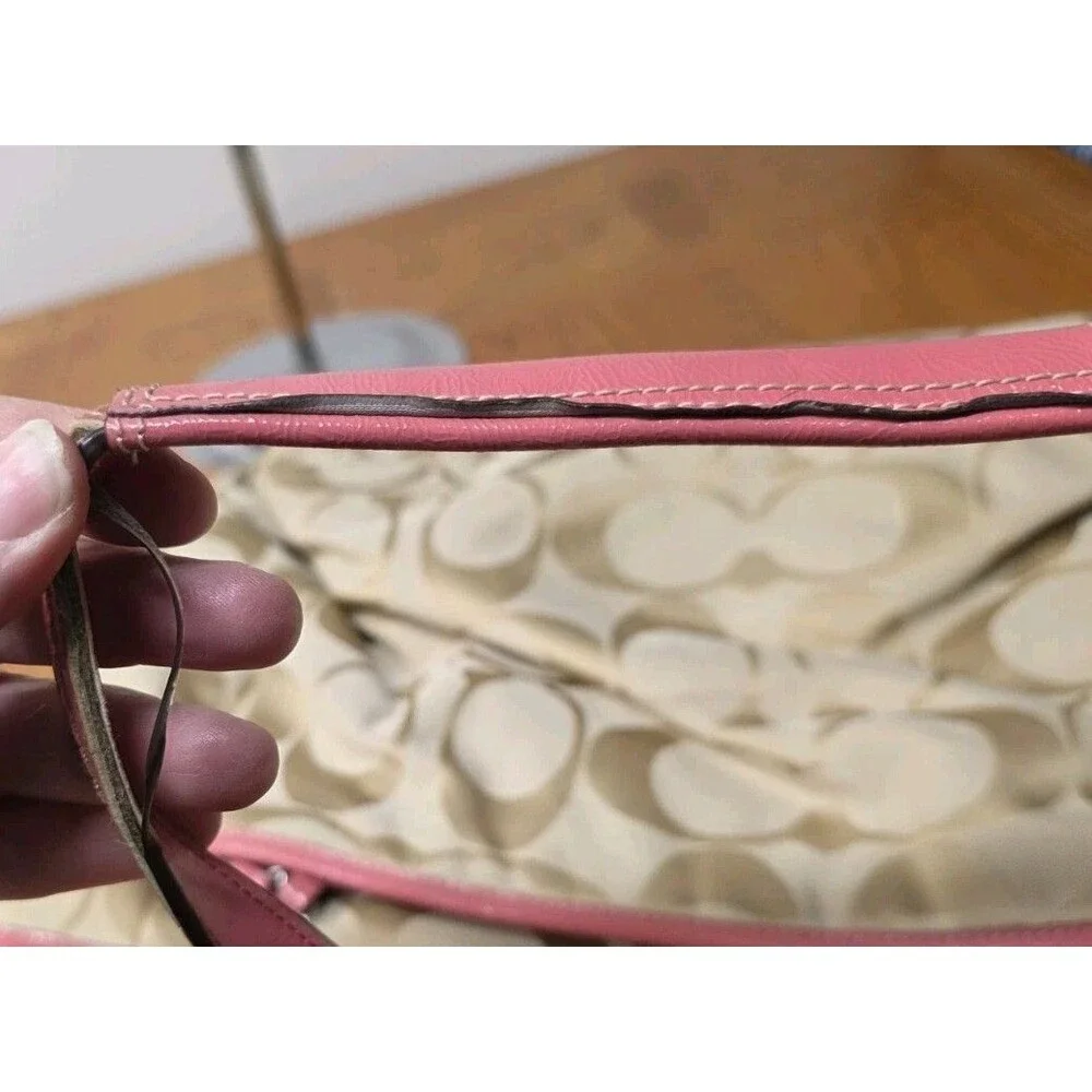 Coach zipper closures