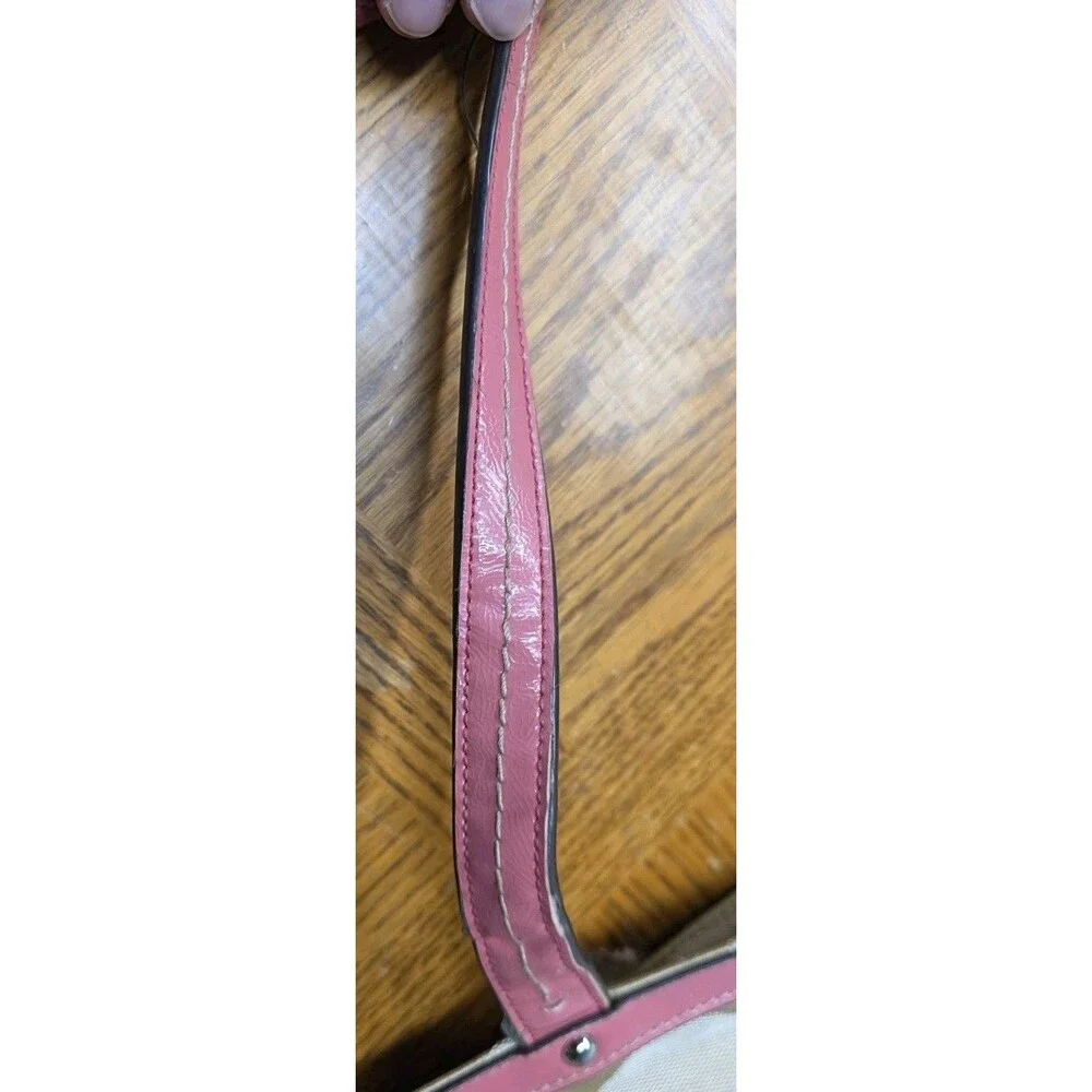 Coach zipper closures