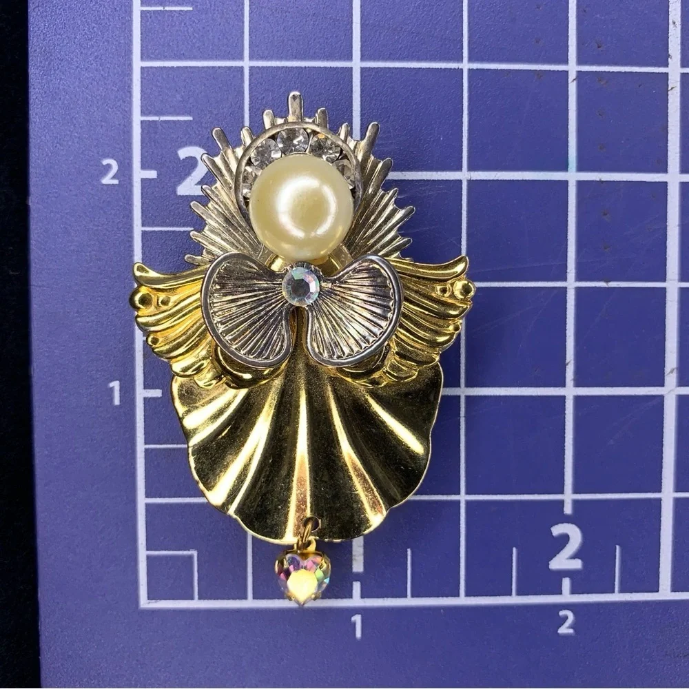 Vintage Angel Christmas Brooch Religious Holiday Gift Gold Tone Faux Pearl