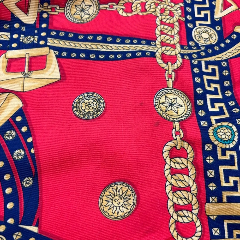 Ladies Chain and Buckle‎ Print Sqaure Scarf