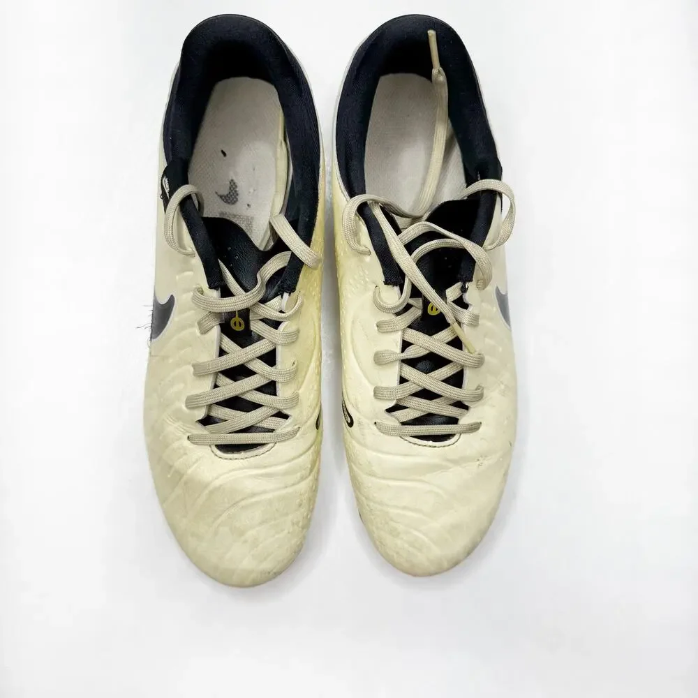 NIKE Tiempo Legend 10 Cleats