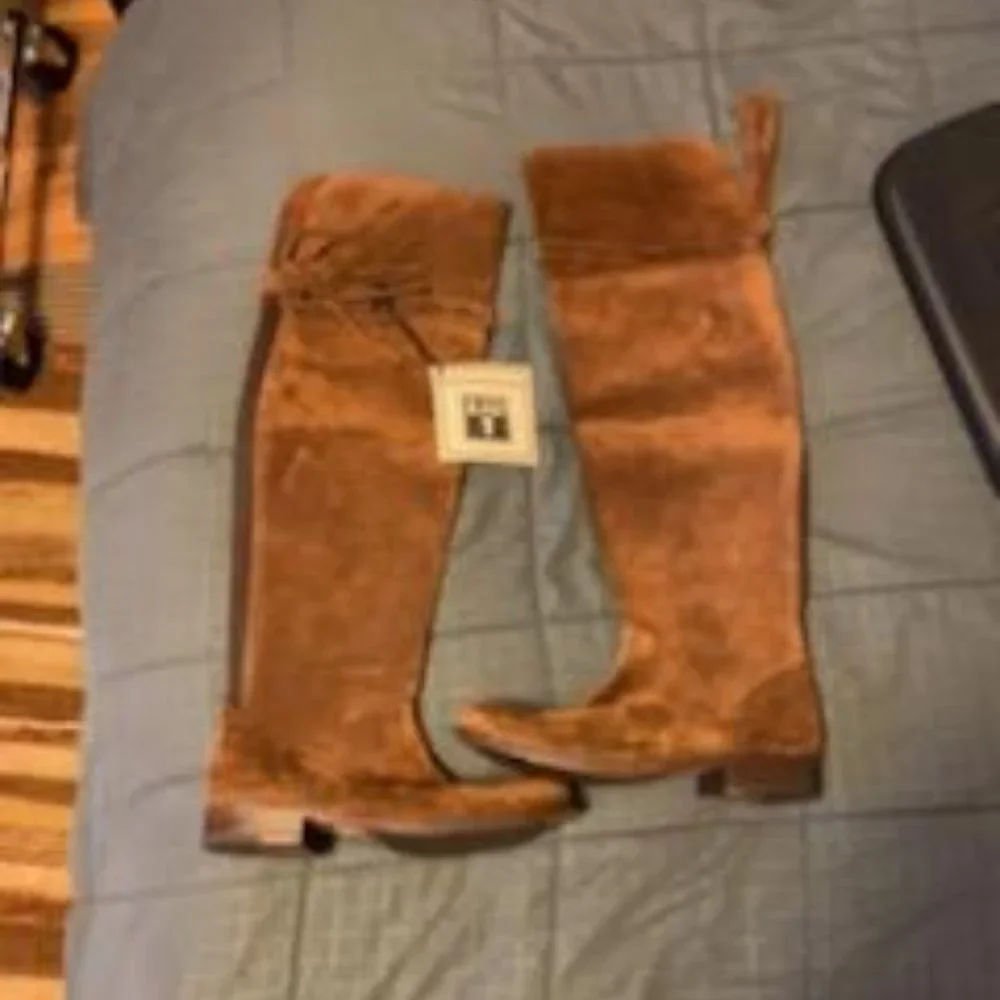 Frye new tag