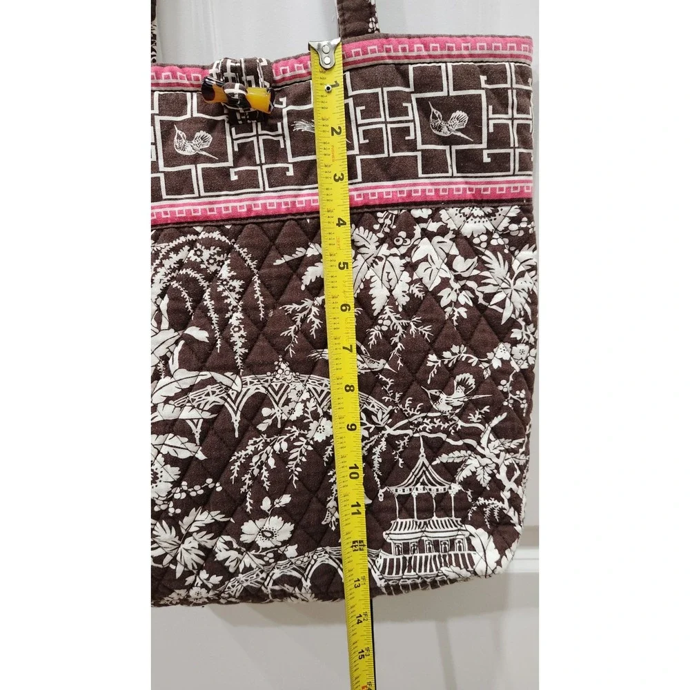 Vera Bradley pre tote ground