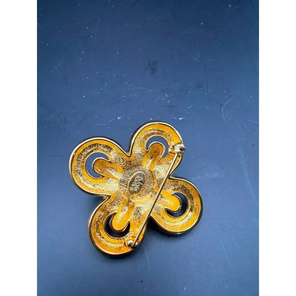 Monet Gold Tone Flower Brooch Pin Faux Pearl Center Vintage Signed 1.5