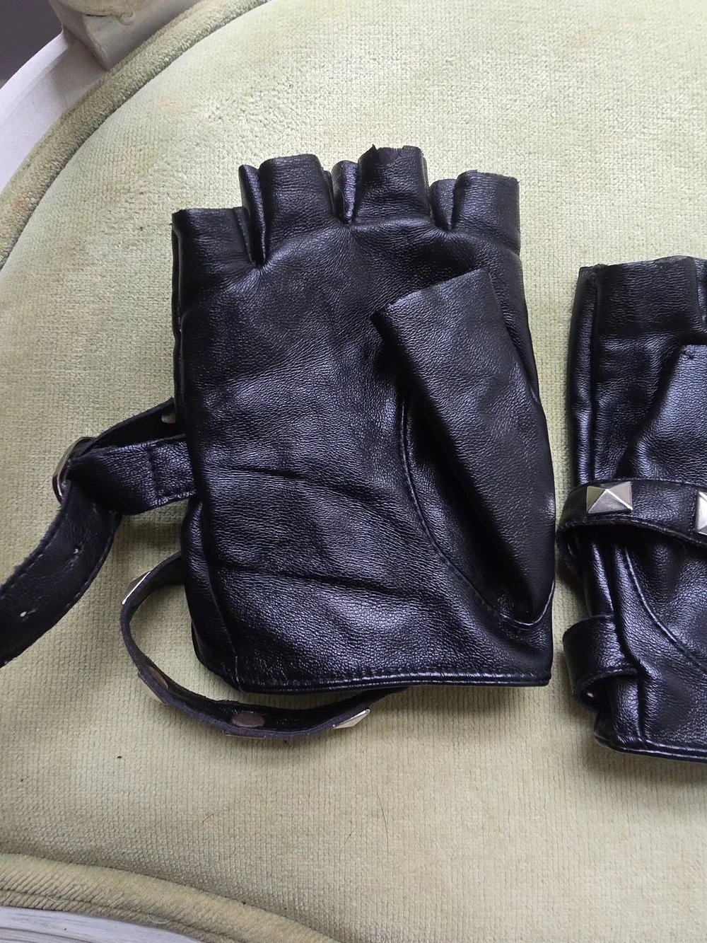 Black Studded Wrist Wrap Fingerless Leather Gloves- unbranded