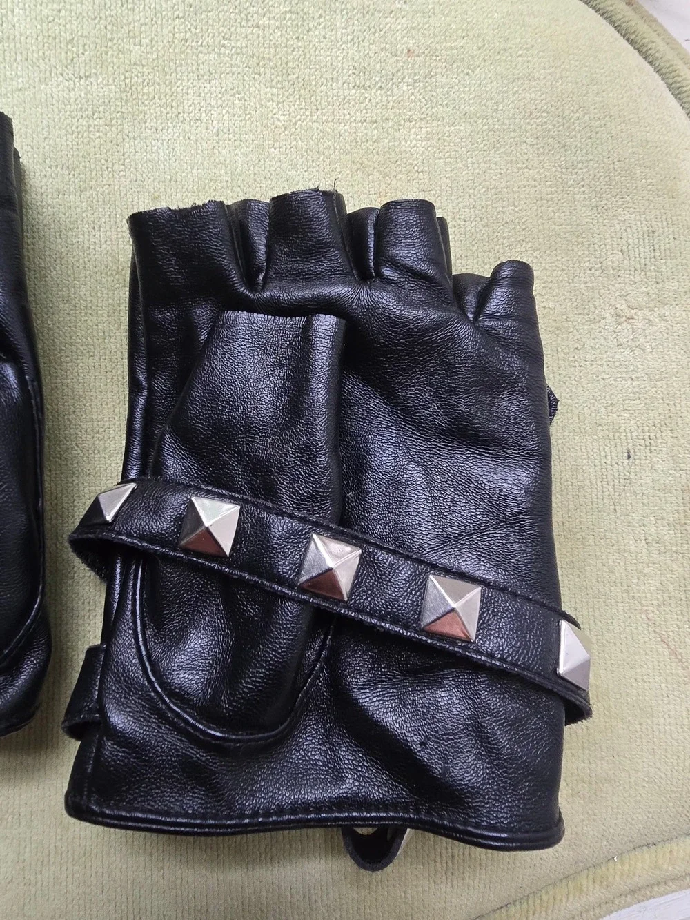 Black Studded Wrist Wrap Fingerless Leather Gloves- unbranded