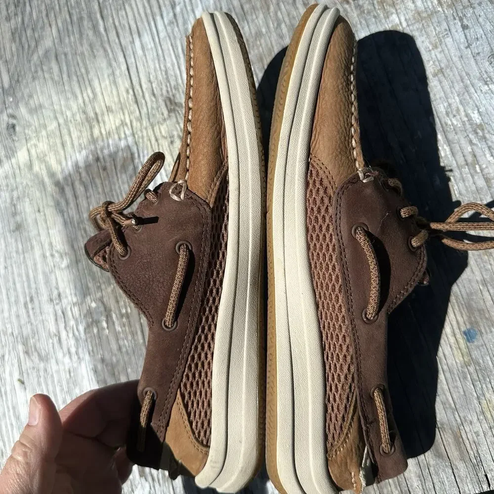Sperry very nice