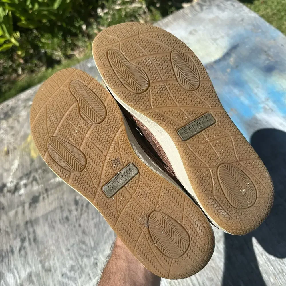 Sperry very nice