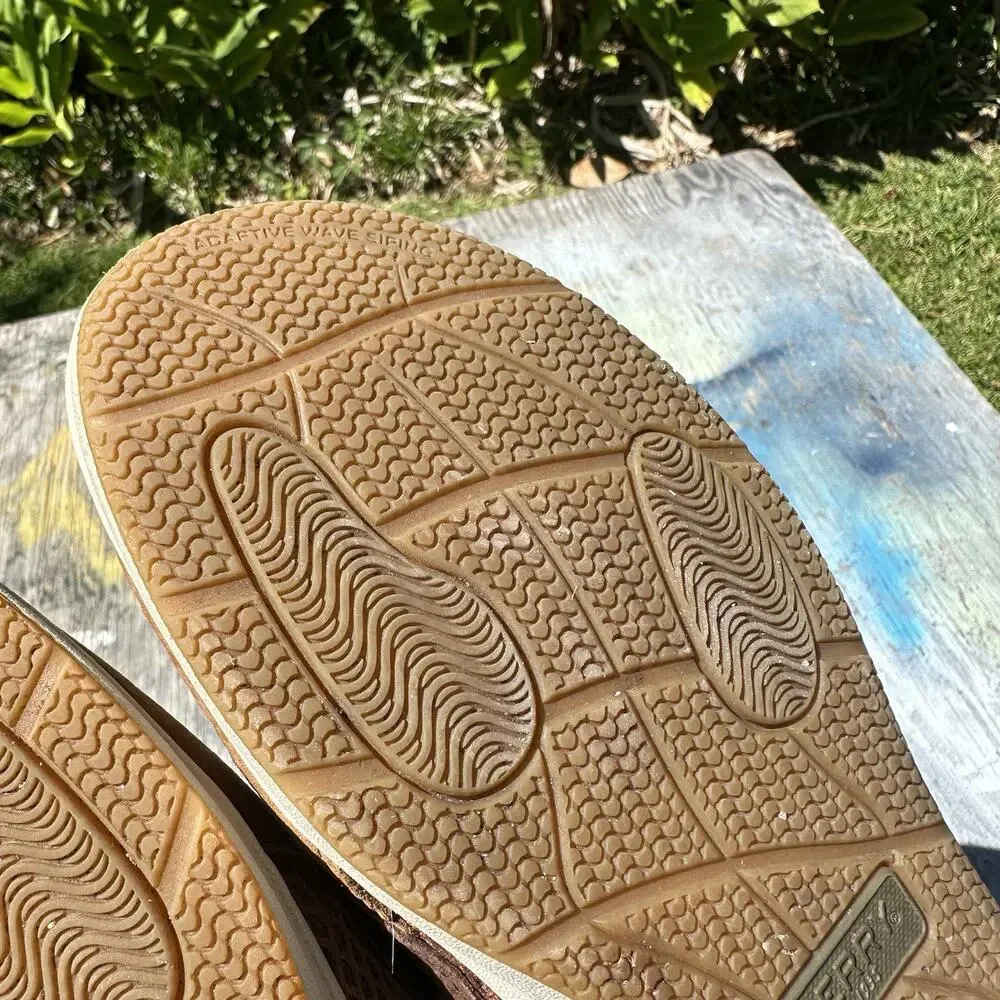 Sperry very nice