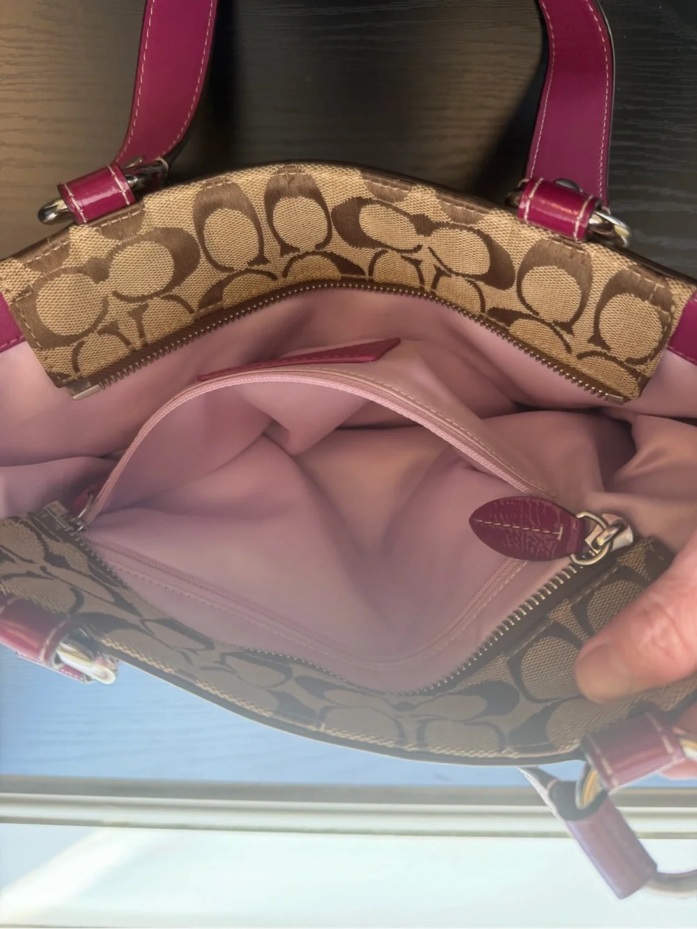 Coach tote signature