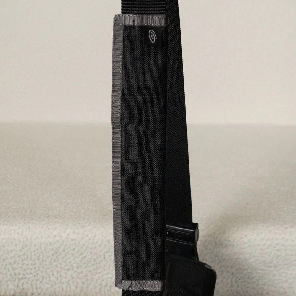Timbuk2 Classic Messenger Bag Small Black Gray Two-Tone Cross Strap