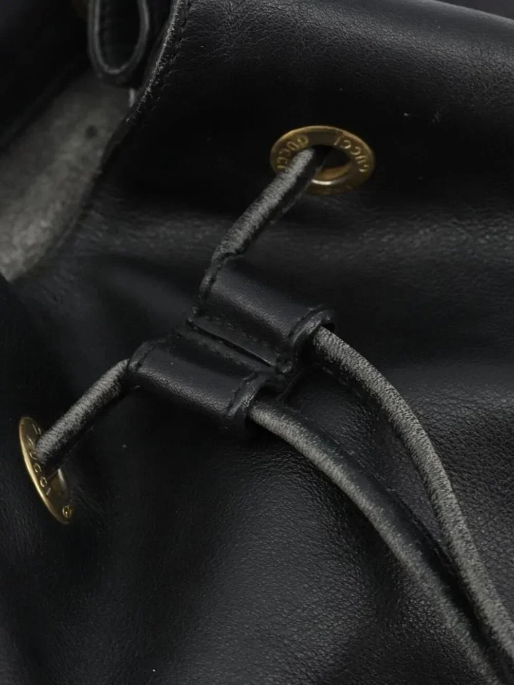 Gucci brand	gucci color	black