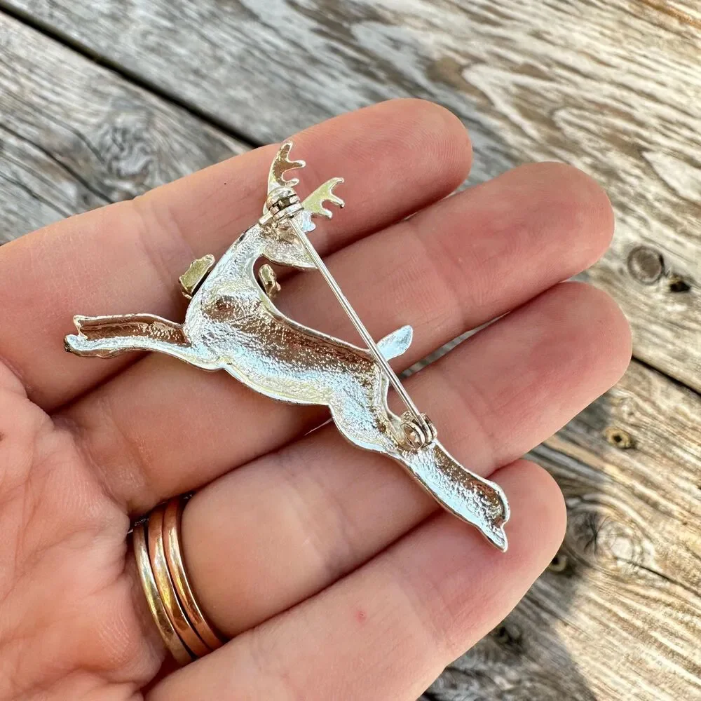 Unbranded silver tone