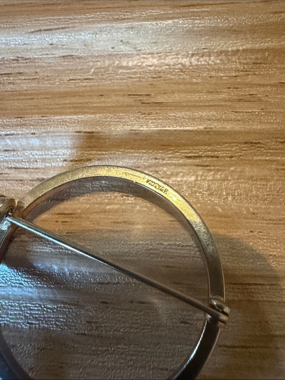 N/A gold circle