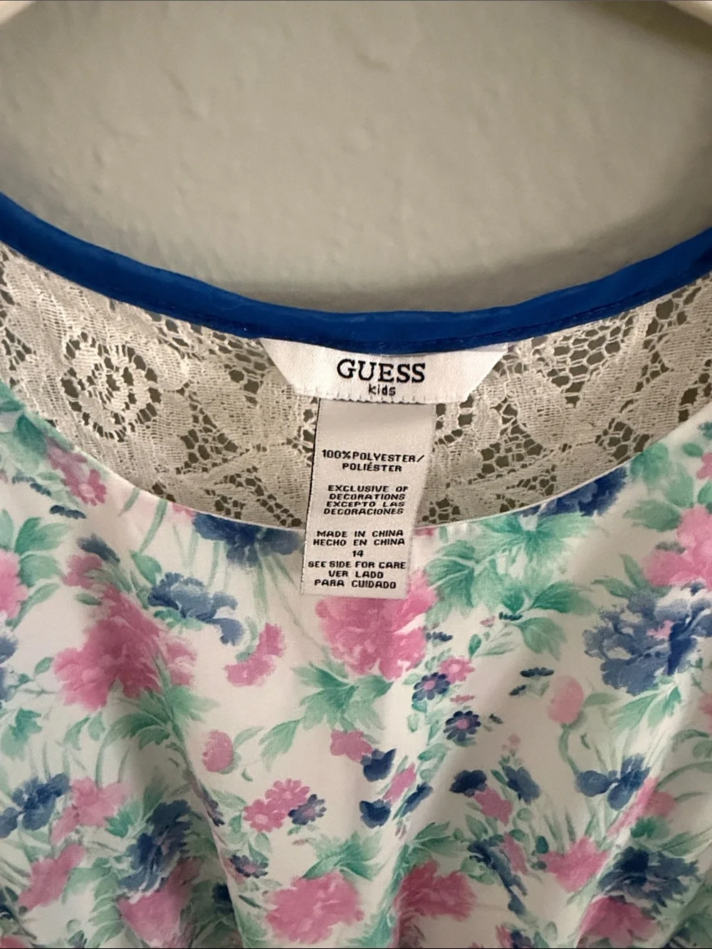 Guess sleeveless casual