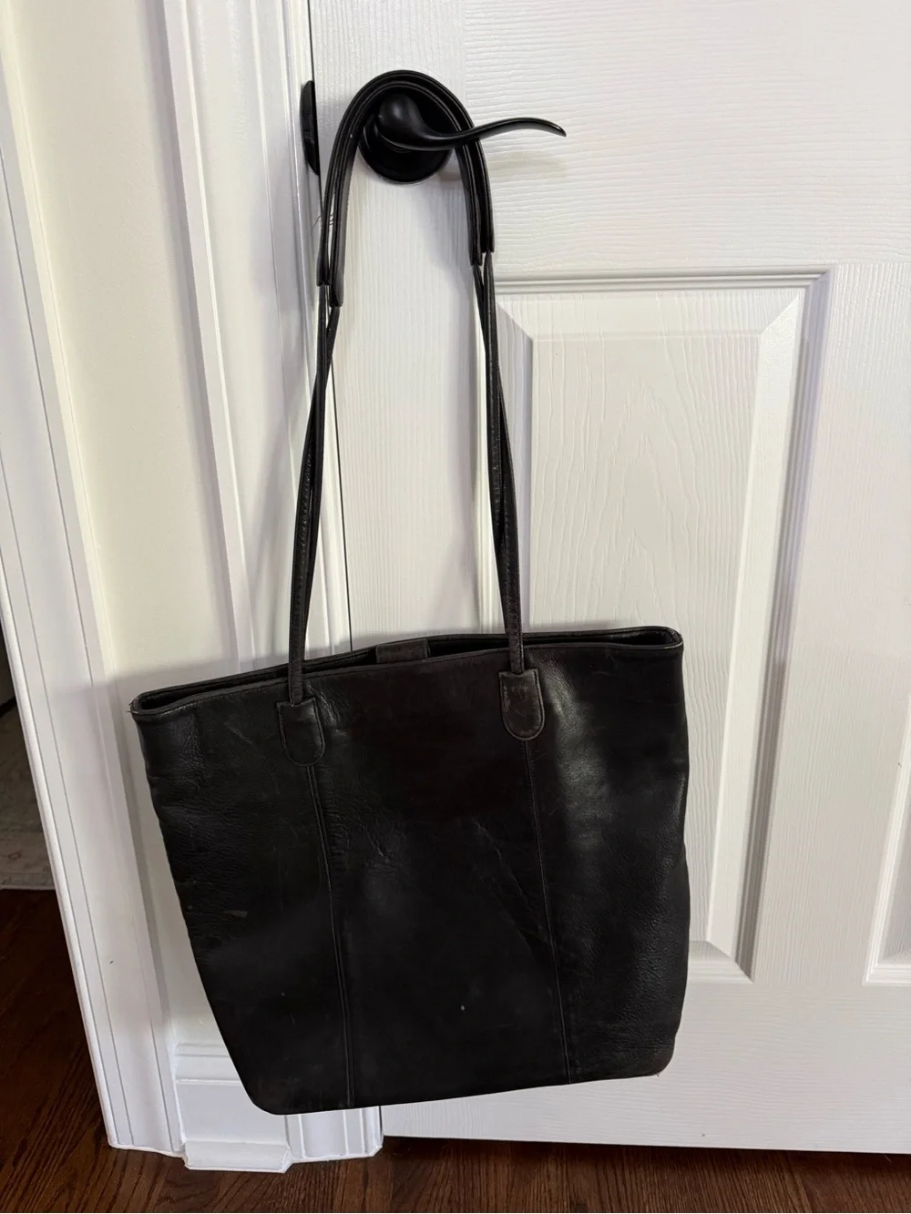 Vintage Coach Black Leather Shoulder Tote with Magnetic Snap