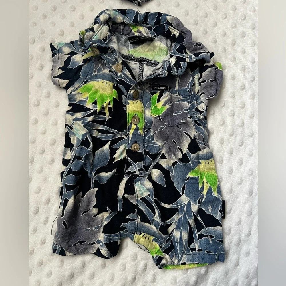 Volcom new without