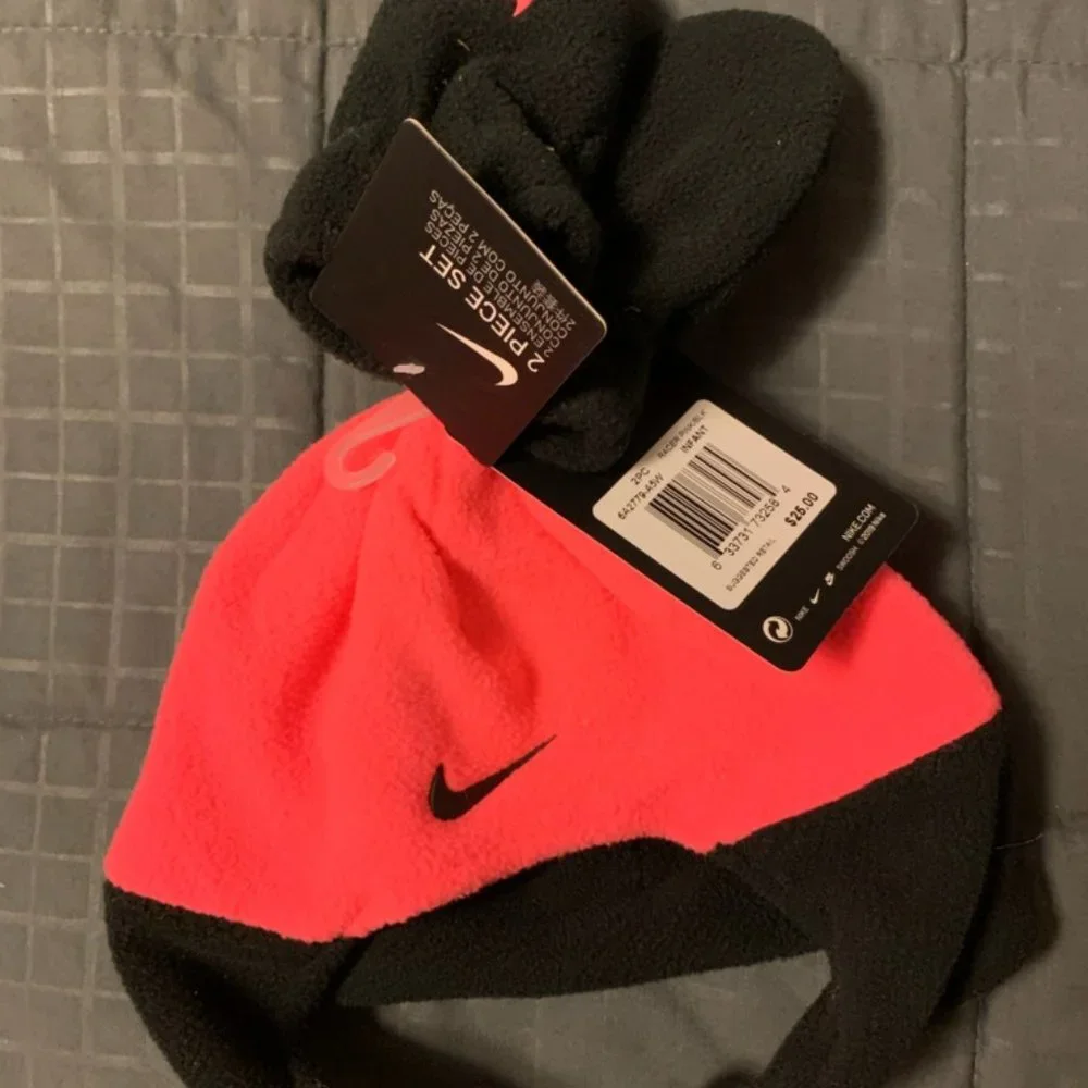 Nike Infant Hat and Gloves